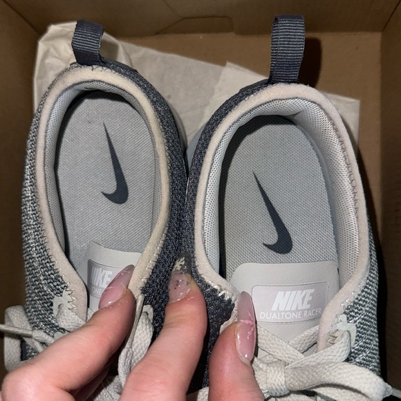 Women’s Nike DualTone Racer Sneaker Size 9 - Picture 5 of 6